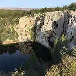 Aux 4 Fontaines דירה