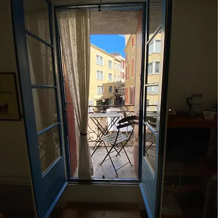 Aux 4 Fontaines Apartment *