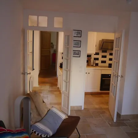 Aux 4 Fontaines Lägenhet *